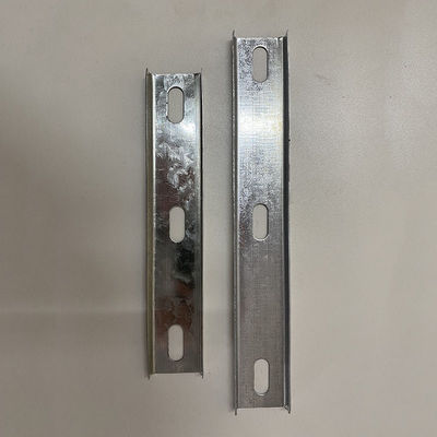 품질  Smooth Surface Cable Tray Fittings Bridge Cross Arm 1.5mm Thickness 공장